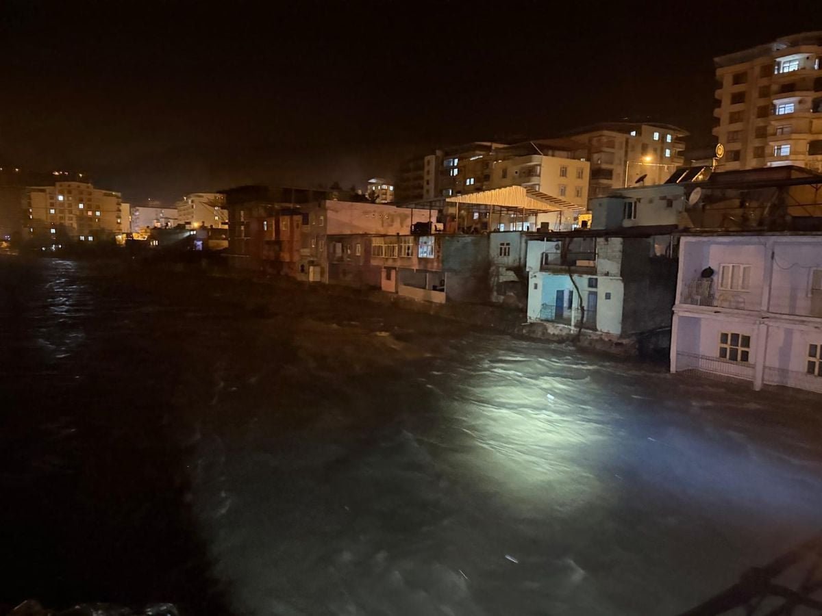 Siirt'te Bitlis Çayı'nın debisi yükseldi, önlemler arttırıldı